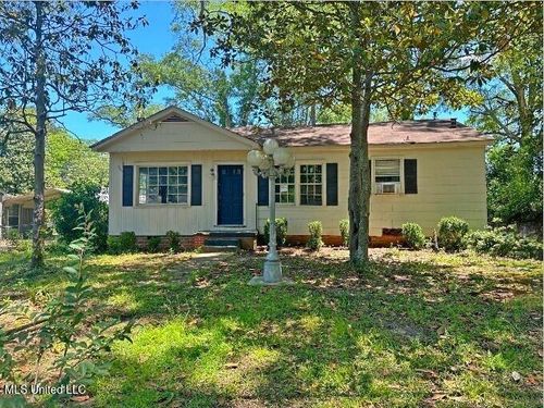 117 5th Ave Se, Magee, MS, 39111-3730 | Card Image