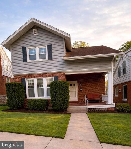 226 Walnut St, LEMOYNE, PA, 17043-1642 | Card Image