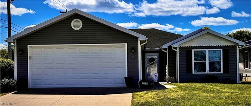703 Oak Tree Ln, Belpre, OH, 45714-8306 | Card Image