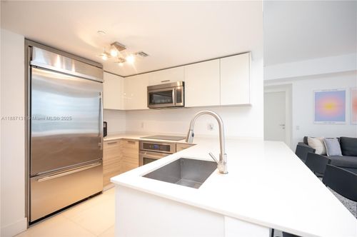 apt-1601-1300 Brickell Bay Dr, Miami, FL, 33131-3386 | Card Image