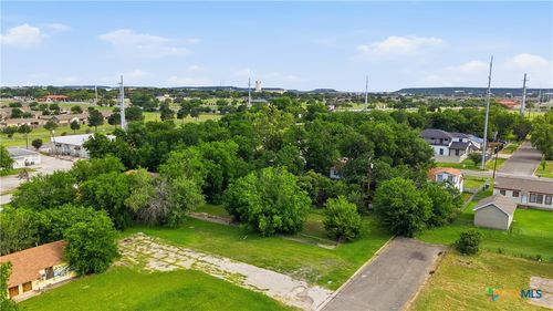 615 Vermont St, Killeen, TX, 76541-4590 | Card Image