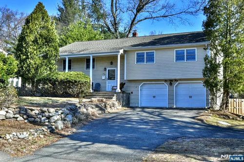 254 Godwin Avenue, Wyckoff, NJ, 07481 | Card Image