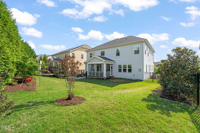Rear Exterior | Image 44
