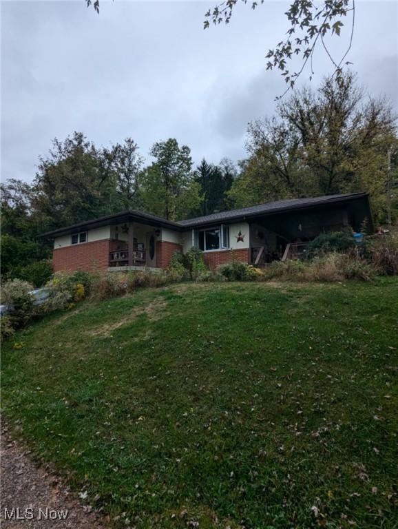Maple Ave, Bellaire, OH 43906