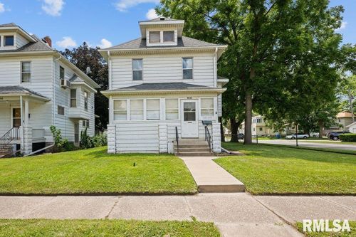 204 15th Ave, East Moline, IL, 61244-1311 | Card Image