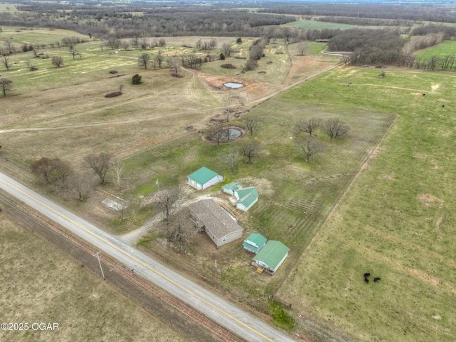 2822 Hwy Yy, House other with 3 bedrooms, 2 bathrooms and null parking in LaRussell MO | Image 6