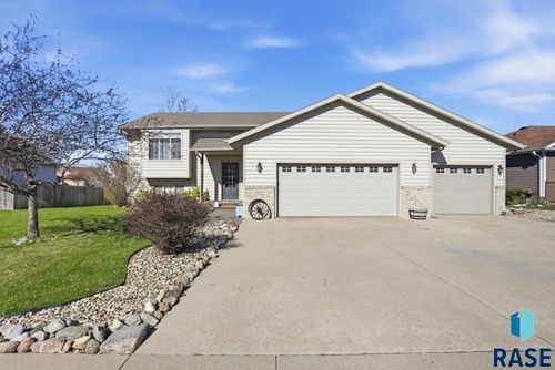 5401 S Carrick Ave, Sioux Falls, SD, 57106-5919 | Card Image