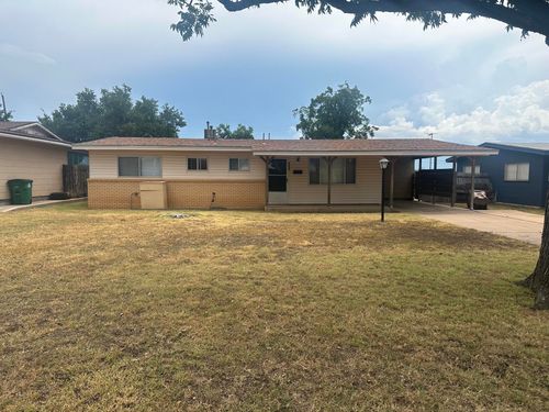 135 Oakwood St, San Angelo, TX, 76903-8631 | Card Image