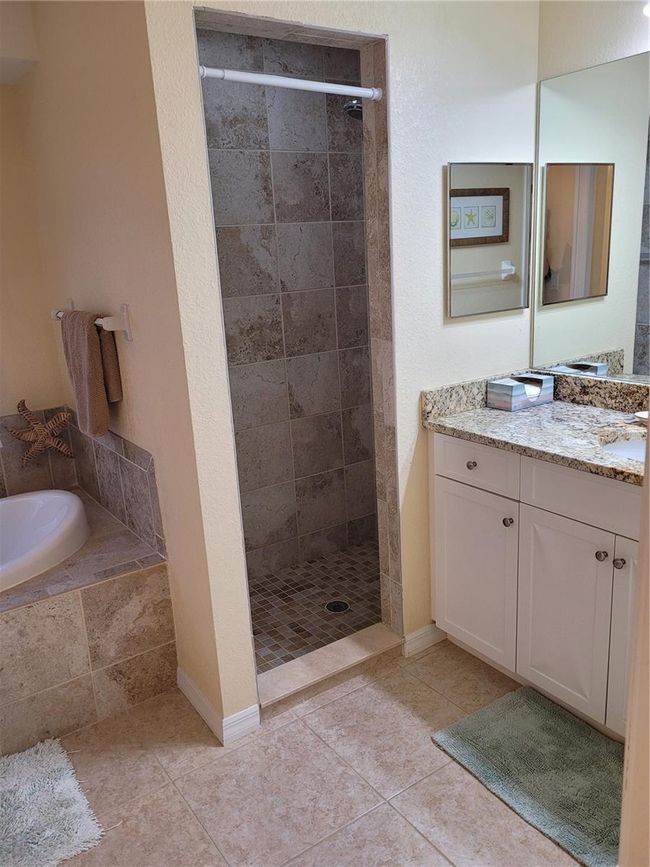 9458 Modesto Cir, House other with 3 bedrooms, 2 bathrooms and null parking in PORT CHARLOTTE FL | Image 20