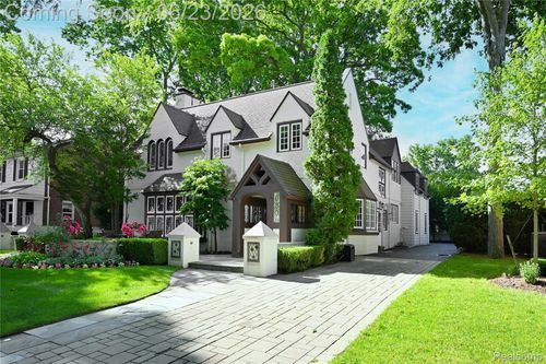 680 Wimbleton Dr, Birmingham, MI, 48009-7601 | Card Image