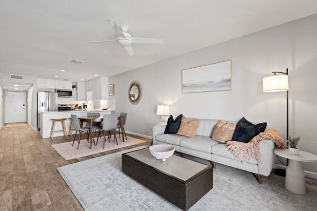 104 Cove E, Condo with 3 bedrooms, 2 bathrooms and null parking in Horseshoe Bay TX | Image 9