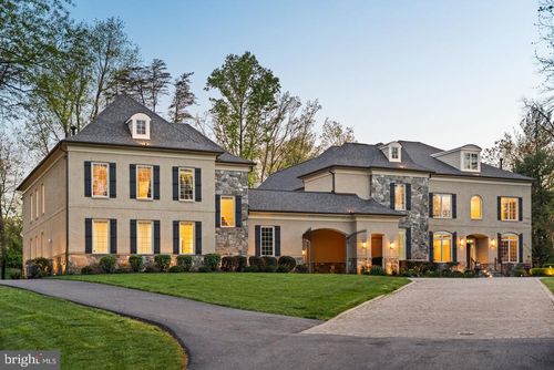 9111 Dara Ln, GREAT FALLS, VA, 22066-2200 | Card Image