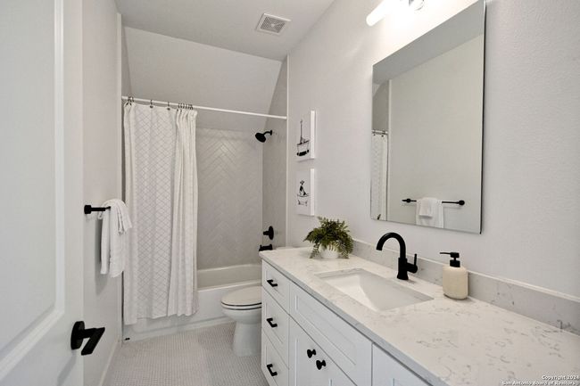 409 Constance Dr, House other with 3 bedrooms, 3 bathrooms and null parking in New Braunfels TX | Image 15