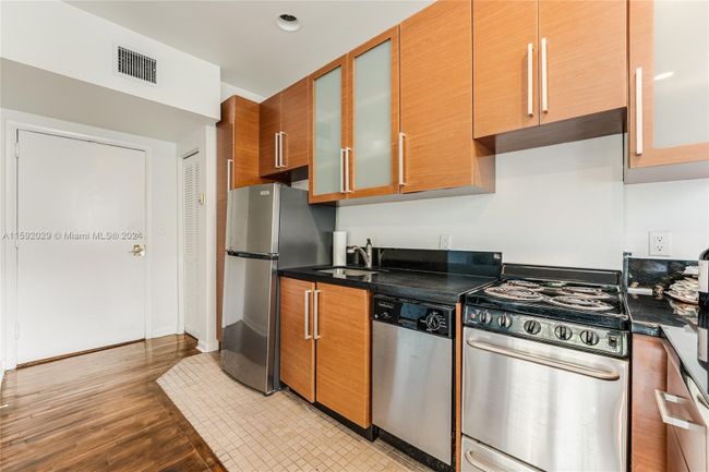 109 - 1521 Lenox Ave, Condo with 0 bedrooms, 1 bathrooms and null parking in Miami Beach FL | Image 4