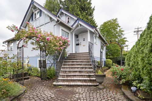 831 2nd St, New Westminster, BC, V3L2N4 | Card Image