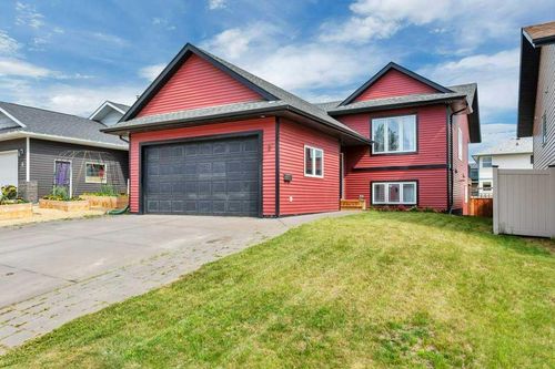 2 Talisman Close, Lacombe, AB, T4L2L9 | Card Image