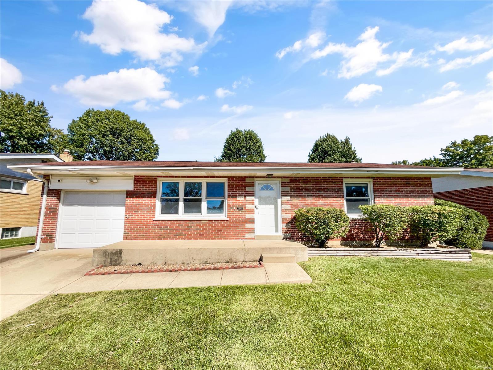 Southampton Dr, Saint Louis, MO 63125