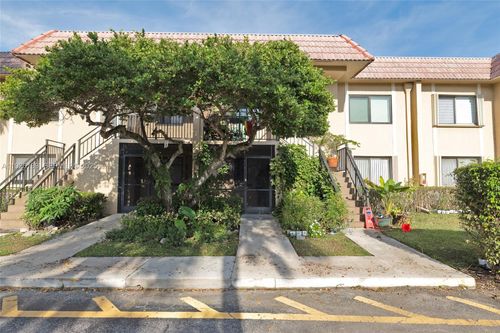 apt-105-302 Lakeview Dr, Weston, FL, 33326-1313 | Card Image