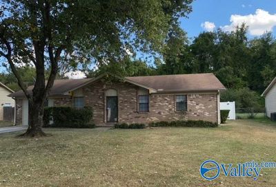 1702 Wilshire Avenue Sw, House other with 3 bedrooms, 1 bathrooms and null parking in Decatur AL | Image 1