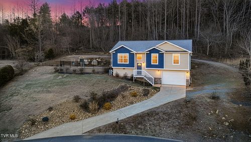 2013 Katelyn Dr, Elizabethton, TN, 37643-3855 | Card Image