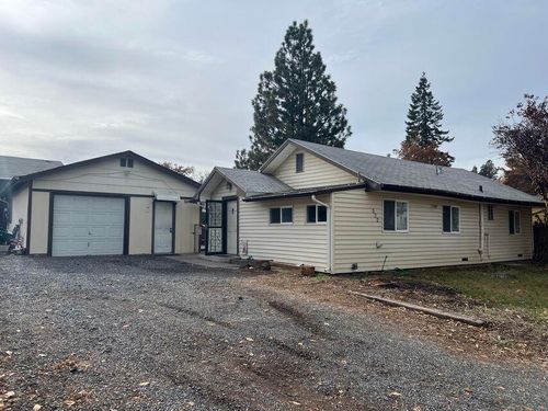 522 Van Ness Ave, Klamath Falls, OR, 97601-1750 | Card Image