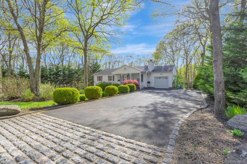 10 Black Pine St, Center Moriches, NY, 11934-1806 | Card Image