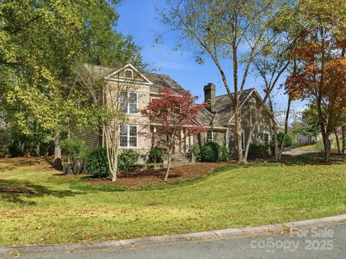 129 Chesney Glen Dr, Matthews, NC, 28105-5899 | Card Image