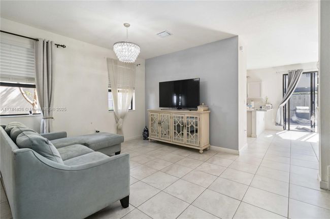 25037 Sw 114 Th Ct, Townhouse with 3 bedrooms, 3 bathrooms and null parking in HOMESTEAD FL | Image 9