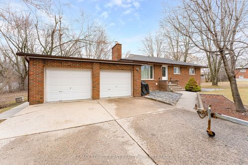 34 Dalgleish Ave, Kingston, ON, K7L0C3 | Card Image