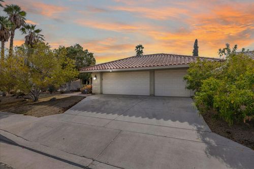 1495 E Luna Way, Palm Springs, CA, 92262-2347 | Card Image