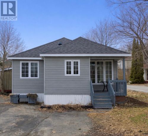 7 Exploits Avenue, Grand Falls Windsor, NL, A2A1M3 | Card Image
