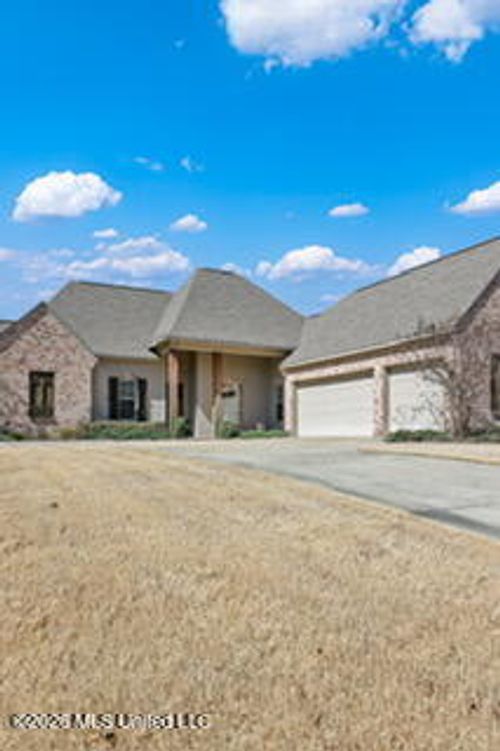 204 Stone Creek Dr, Gluckstadt, MS, 39110-5062 | Card Image
