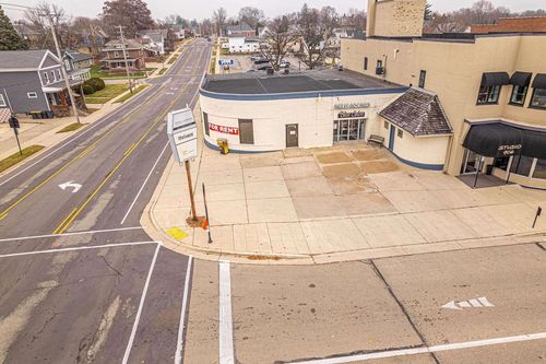 904 17th Ave, Monroe, WI, 53566-2003 | Card Image