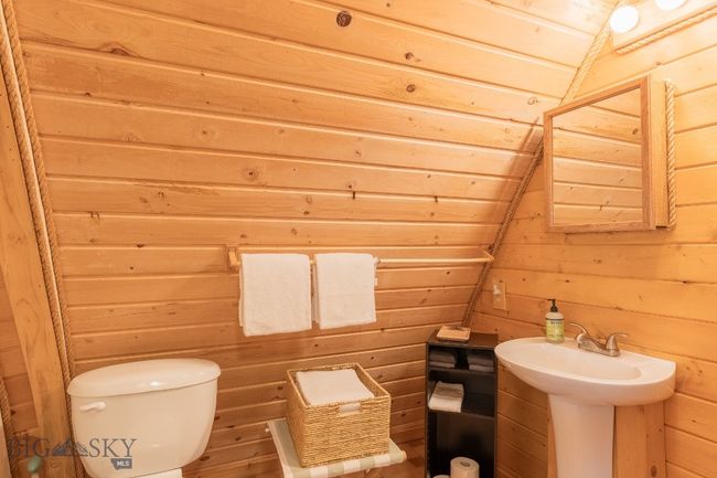 286 Mule Deer Rd, House other with 3 bedrooms, 4 bathrooms and null parking in West Yellowstone MT | Image 39