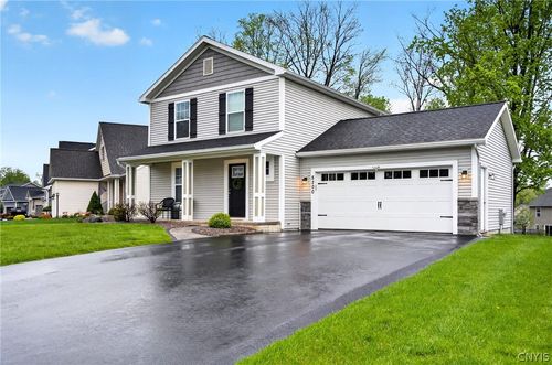 8200 Venetian Dr, Lysander, NY, 13027-8986 | Card Image