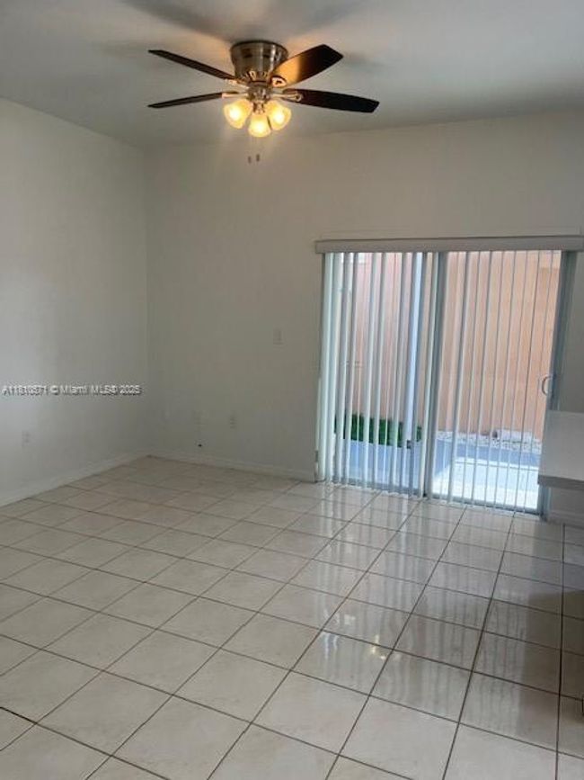 0 - 6983 Sw 161 St Pl, House other with 3 bedrooms, 3 bathrooms and null parking in Miami FL | Image 17