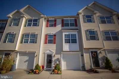 542 S Carlisle Street, Townhouse with 3 bedrooms, 2 bathrooms and null parking in GREENCASTLE PA | Image 1