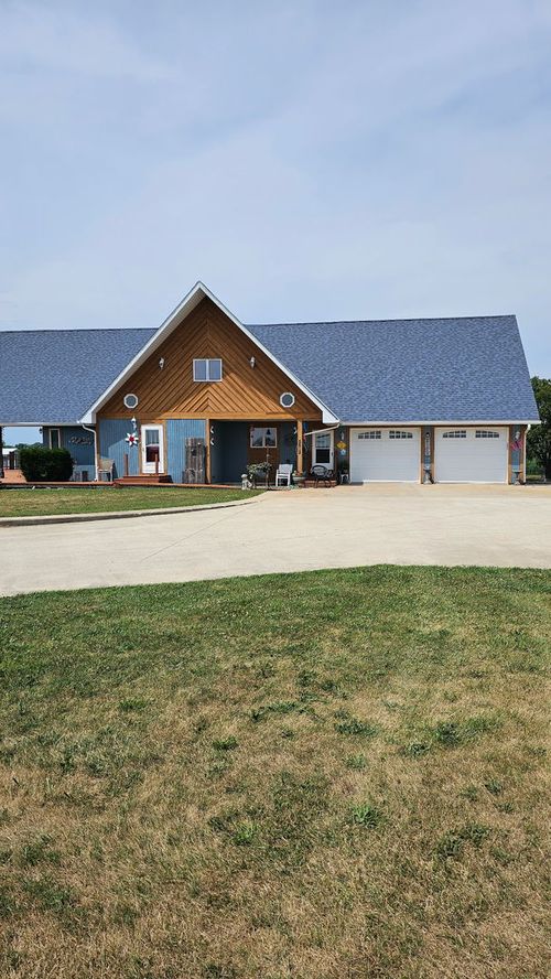 5612 N 3000w Rd, Bourbonnais, IL, 60914-4048 | Card Image