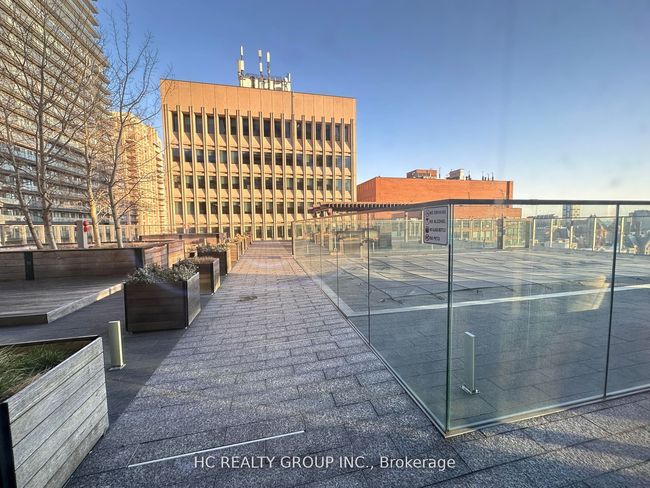 1706 - 57 St Joseph St, Condo with 2 bedrooms, 1 bathrooms and 1 parking in Toronto ON | Image 20