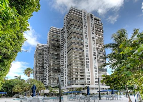 apt-308-2333 Brickell Ave, Miami, FL, 33129-2409 | Card Image