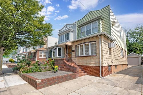6438 60th Rd, Maspeth, NY, 11378-3433 | Card Image