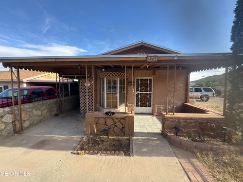 2704 Porter Ave, El Paso, TX, 79930-3626 | Card Image