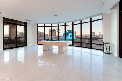 1101 - 1 Hughes Center Drive, Home with 2 bedrooms, 2 bathrooms and 2 parking in Las Vegas NV | Image 2