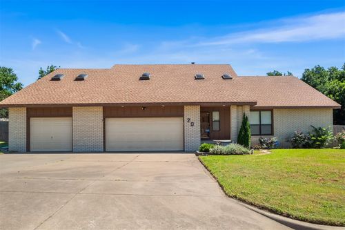 20 Raintree St, Ponca City, OK, 74604-5412 | Card Image