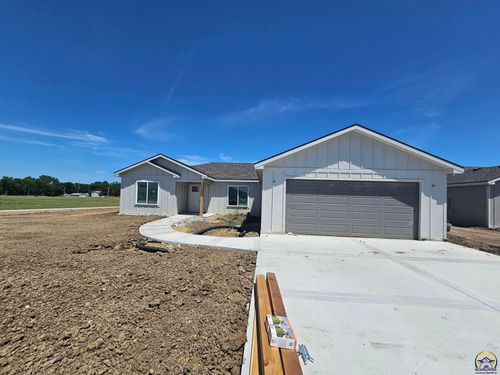 216 Clay Ave, Carbondale, KS, 66414-9503 | Card Image