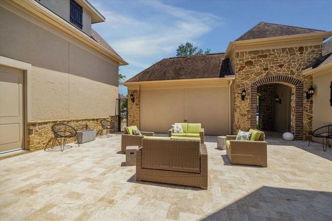 2918 Auburn Path, House other with 5 bedrooms, 5 bathrooms and 3 parking in Sugar Land TX | Image 4