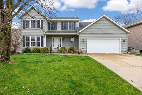 7329 Hampshire Dr Ne, Cedar Rapids, IA, 52402 | Card Image