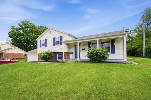 945 Kenbrook Dr, Vandalia, OH, 45377-2622 | Card Image
