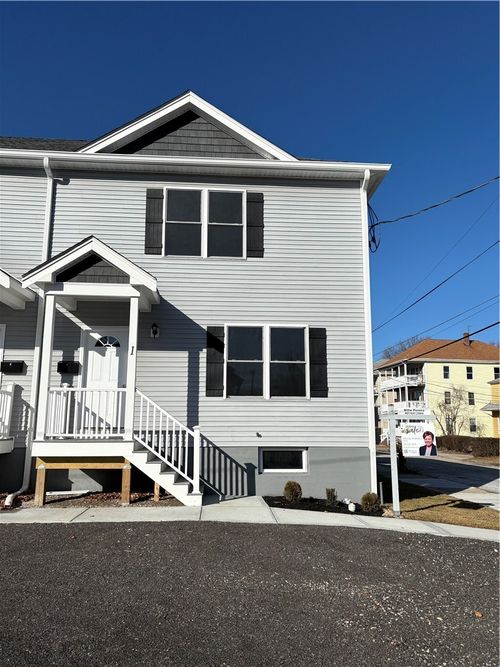 e1-184 Avenue C, Woonsocket, RI, 02895-6209 | Card Image