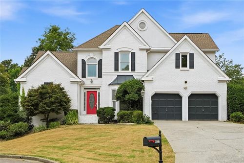 4522 Springvale Cir, Dunwoody, GA, 30338-5680 | Card Image
